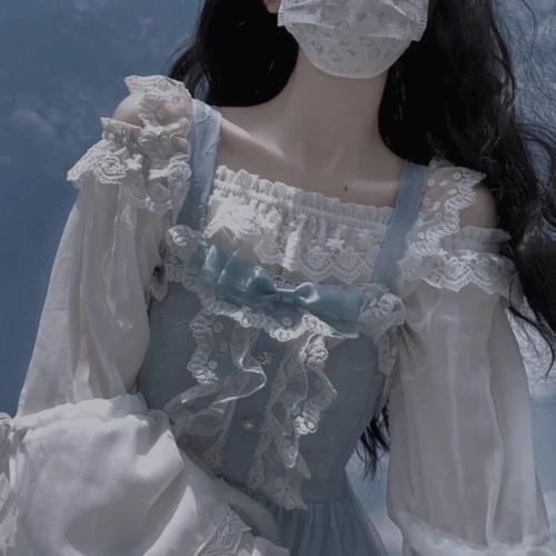 竹马其外，天降其中